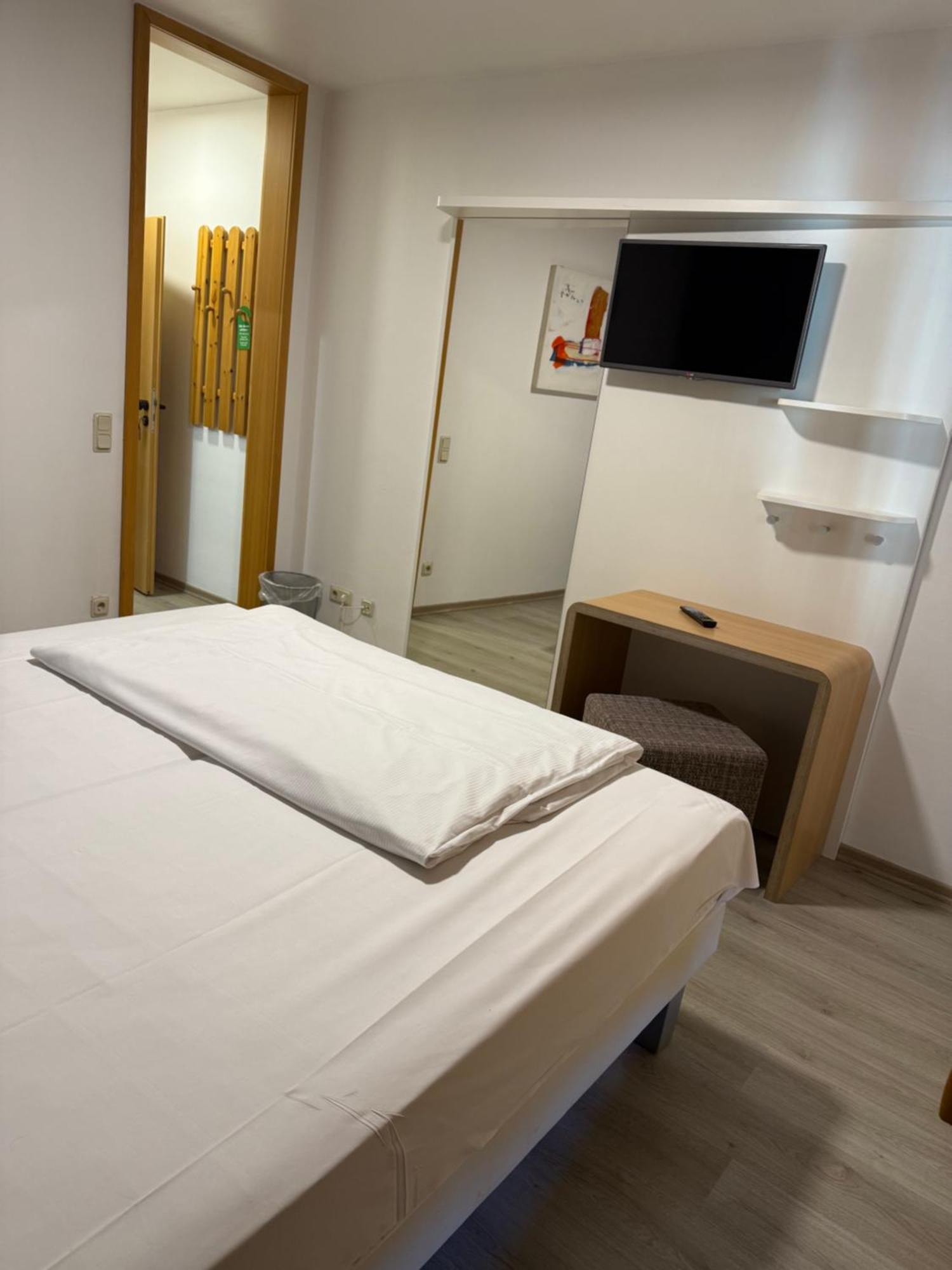 Hotel Eurocity Bruchköbel Exteriör bild